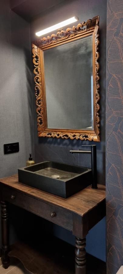 Logies La Chevre Folle - Lodging & Cooking In Style With Shared Kitchen Oostende Bagian luar foto