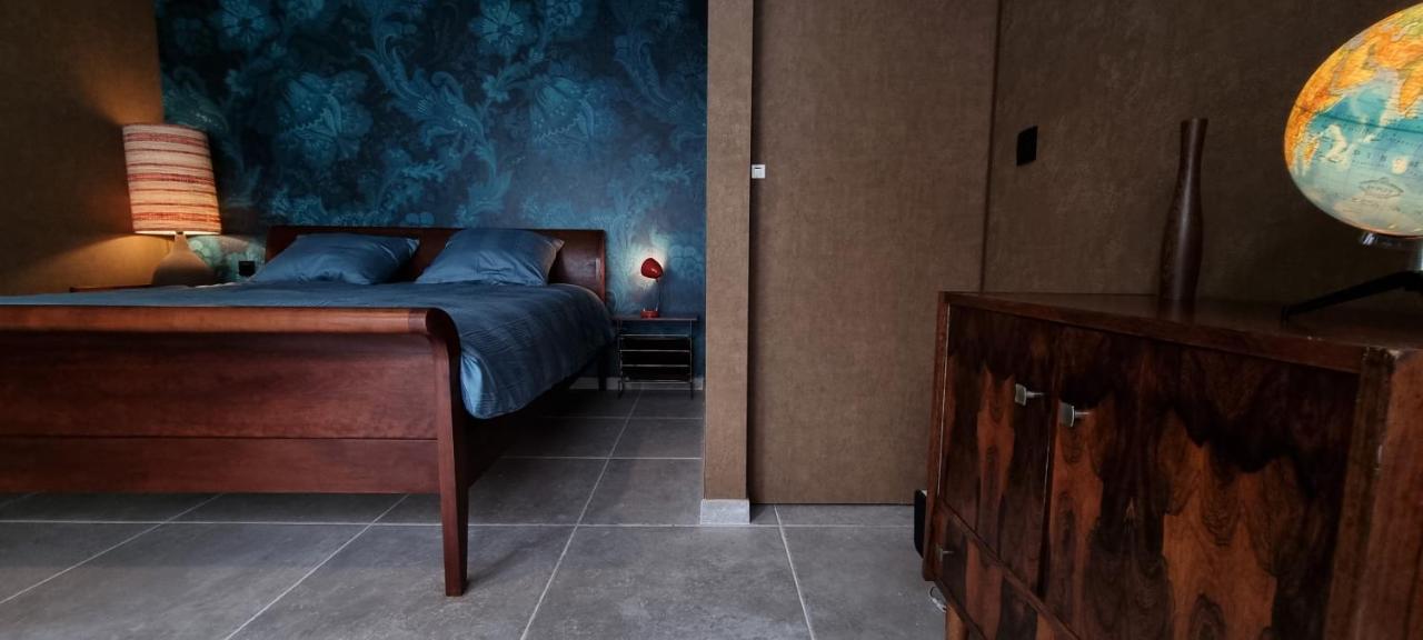 Logies La Chevre Folle - Lodging & Cooking In Style With Shared Kitchen Oostende Bagian luar foto